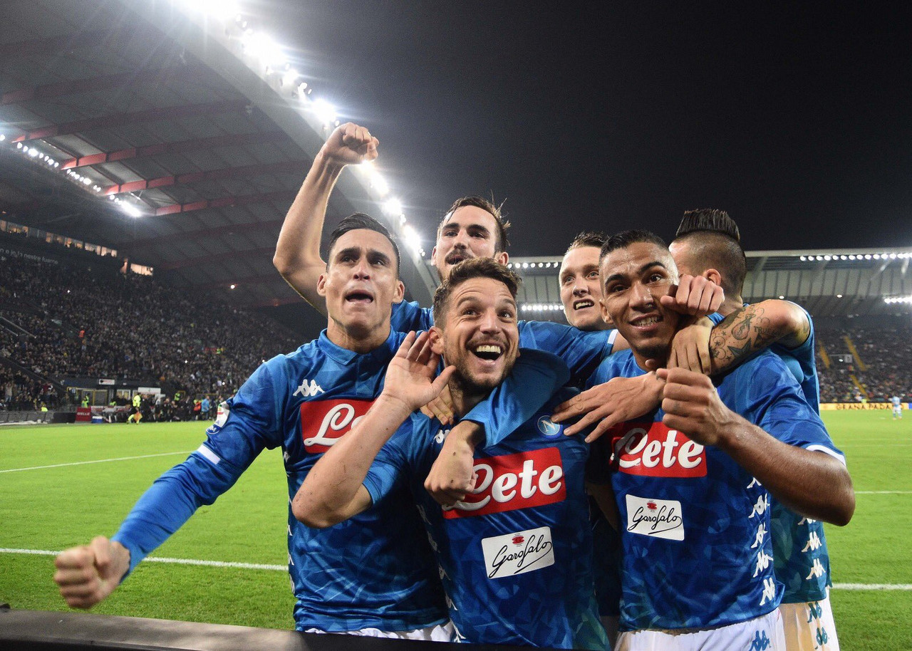 El Nápoles golea en Udine y persigue de nuevo a la Juve
