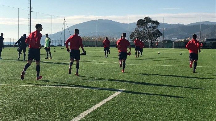 Genoa tra campo e mercato: la squadra si prepara alla sfida di Coppa Italia contro la Juventus