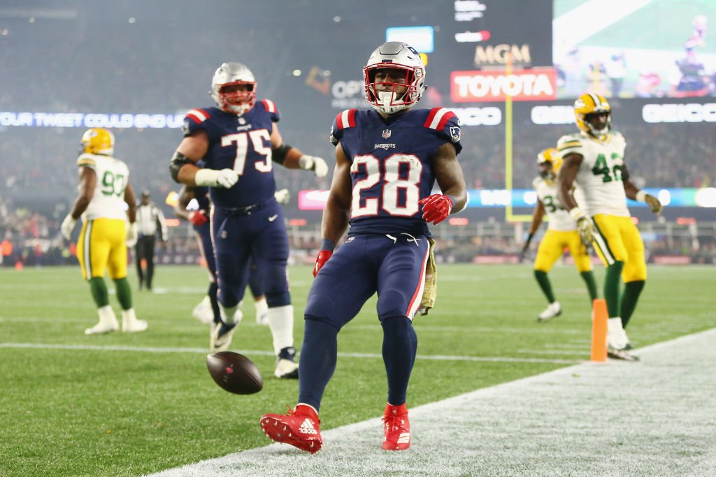 Tom Brady y los Patriots se llevan el duelo de 'Goats'