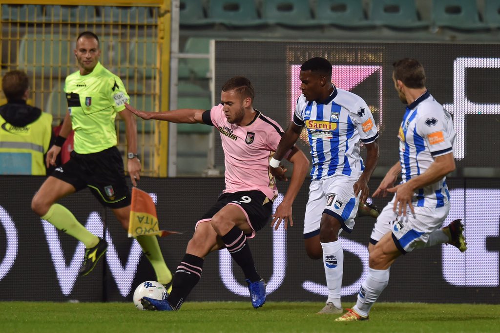 Serie B - Il Palermo batte il Pescara e vola in vetta: 3-0 al Barbera