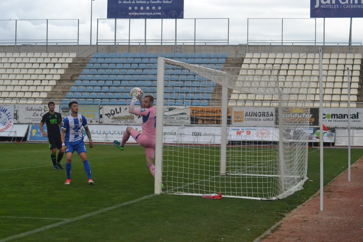 El Lorca Deportiva deja escapar su penúltima vida