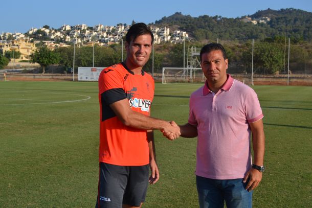 Ortuño amplía su contrato con el Granada dos años más