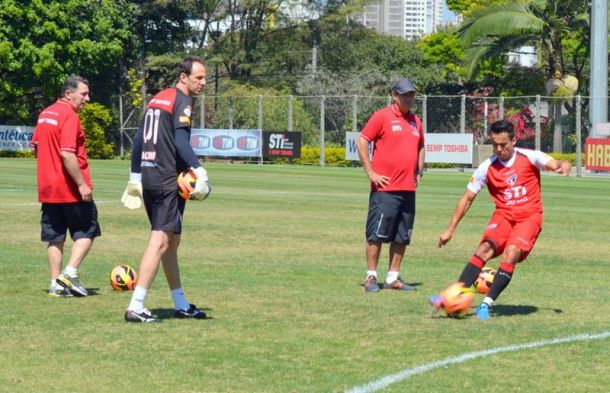 São Paulo visita o Vasco e Muricy prepara mudanças no time
