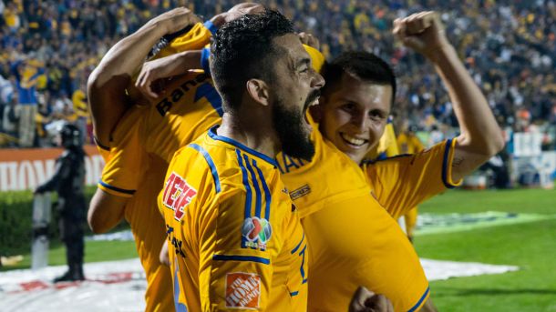 Zarpazo de último minuto pone a Tigres en la Copa Libertadores 2015