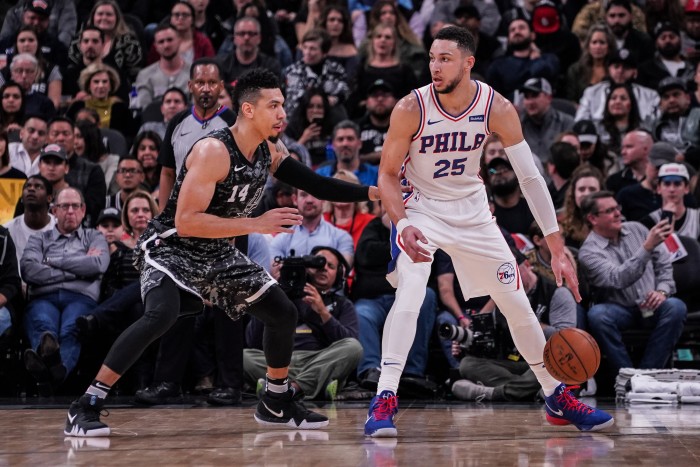 NBA - Antetokounmpo schianta i Nets, Phila doma gli Spurs
