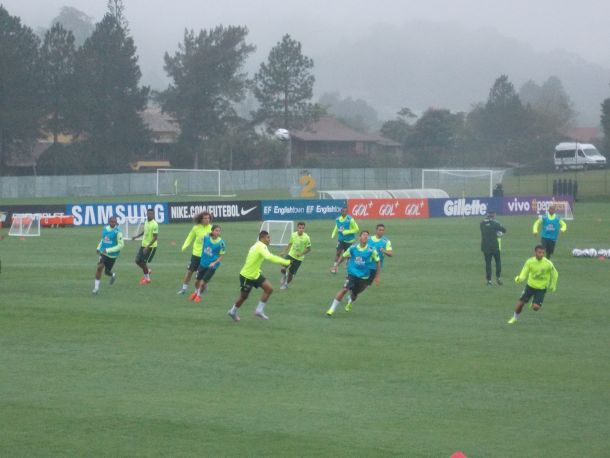 Sem jogadores da Europa, Dunga comanda primeiro treino em preparação à Copa América