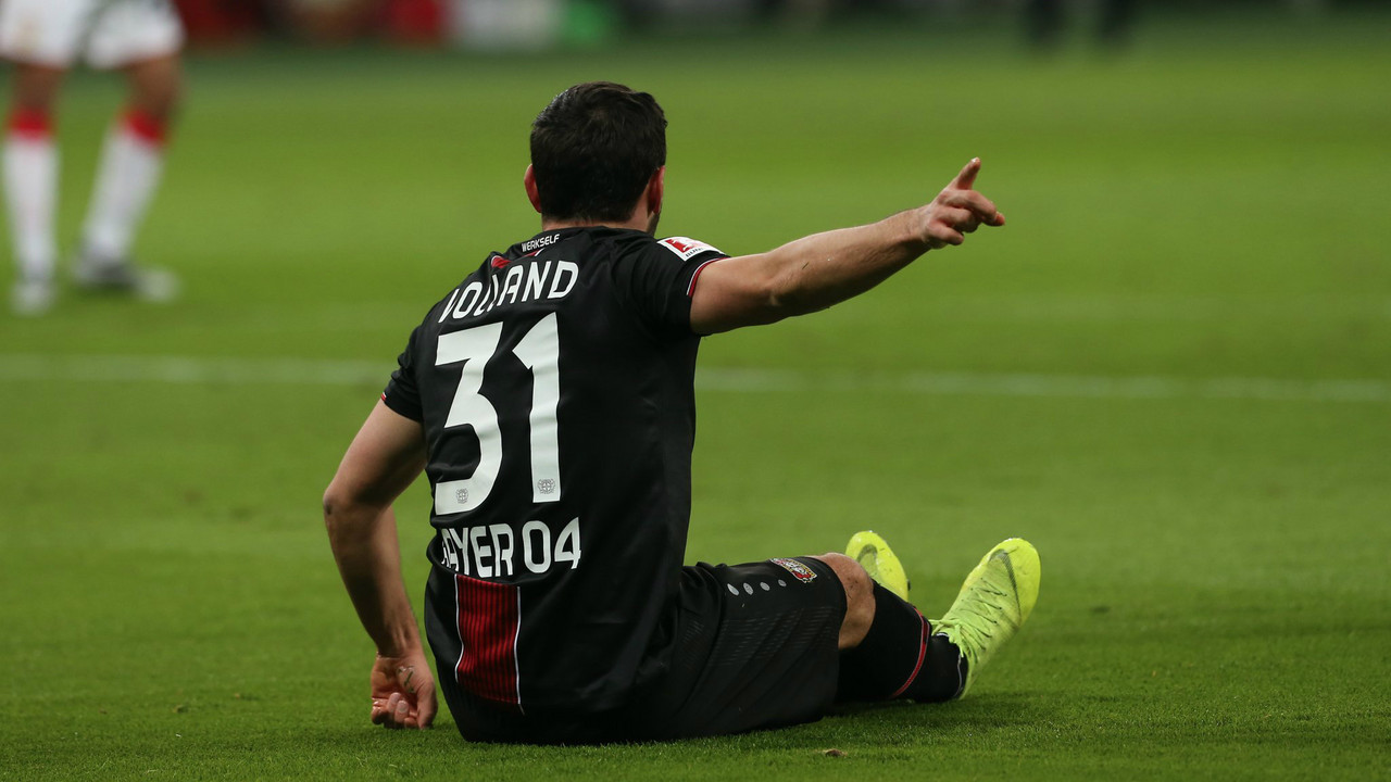 Bundes - Volland "double face": prima sbaglia, poi fa doppietta e il Bayer vince 2-0 con lo Stoccarda
