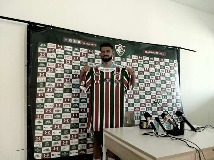 Jadson é apresentado no Fluminense e destaca sua versatilidade: "Jogo onde for"