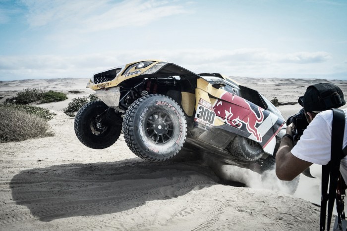 Rally Dakar, día 8 en coches: Peterhansel vuelve a la senda de la victoria