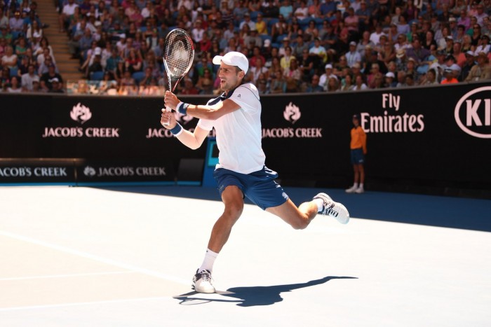 Australian Open - Djokovic passeggia, esordio soft