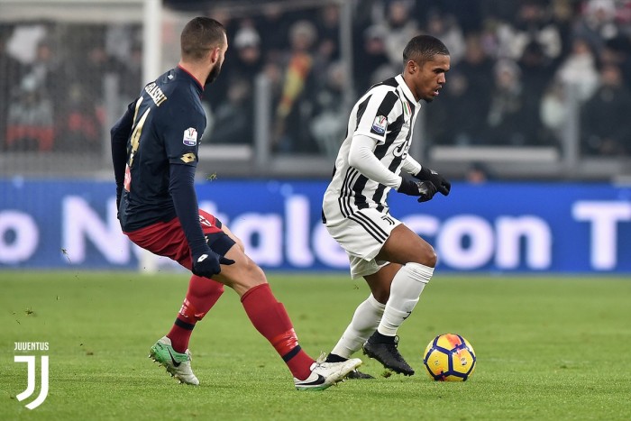 Serie A - La Juventus regola il Genoa con Douglas Costa