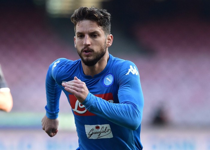 Il Napoli c’è e risponde: Mertens batte il Bologna e riporta
gli azzurri in vetta