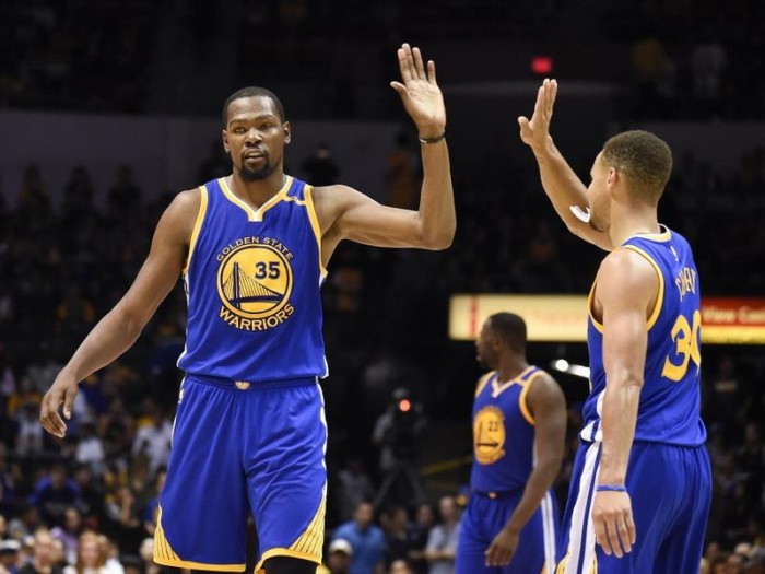 Golden State suda più del previsto, vittoria in rimonta in casa dei Nets (101-117)