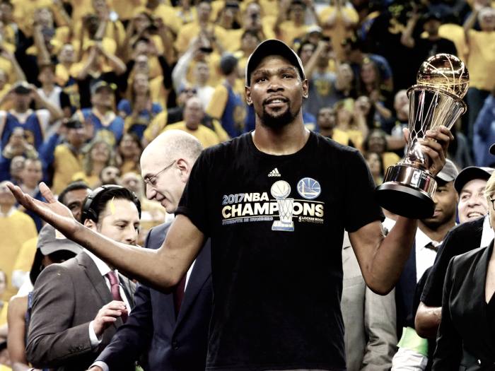 Durant se "sacrifica" por los Warriors: 53 millones por dos años