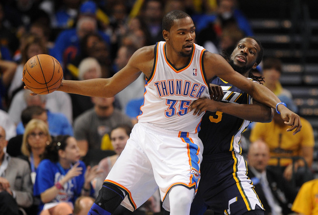 Thunder bate Jazz fora de casa e busca título do oeste Thunder bate Jazz fora de casa e busca título do oeste