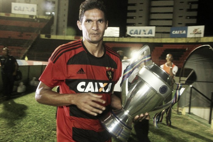 Sport bate Santa Cruz em partida eletrizante de oito gols e fatura Troféu Givanildo Oliveira