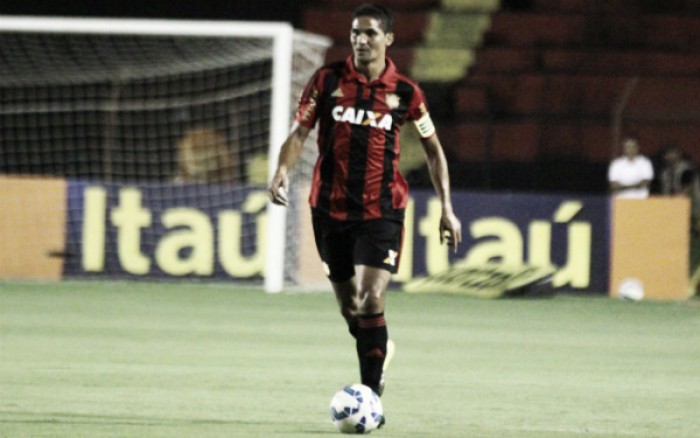 Oswaldo de Oliveira ganha três reforços no Sport para jogo diante do Atlético-PR Oswaldo de Oliveira ganha três reforços no Sport para jogo diante do Atlético-PR