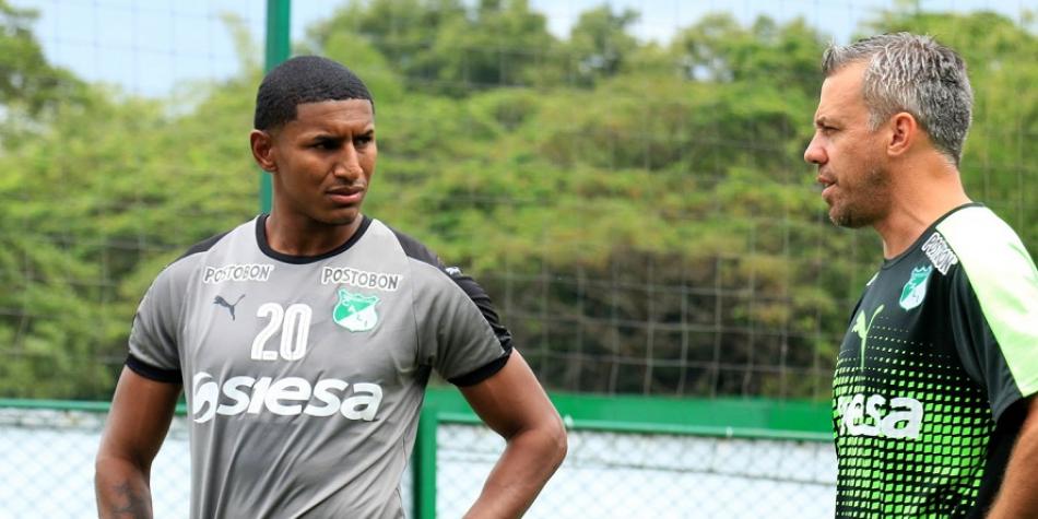 Lucas
Pusineri: “Estoy conforme con la soltura de los futbolistas” Lucas
Pusineri: “Estoy conforme con la soltura de los futbolistas”