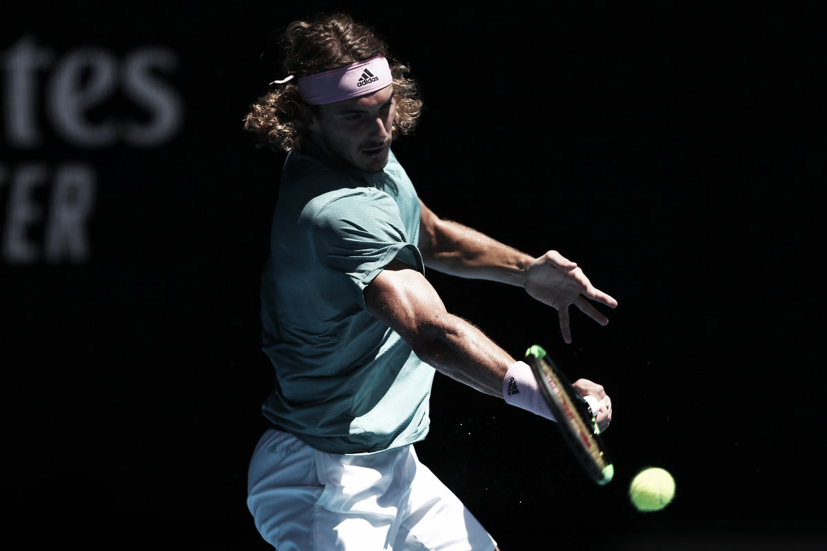 Tsitsipas vence batalha contra Bautista Agut e alcança primeira semifinal de Slam na carreira Tsitsipas vence batalha contra Bautista Agut e alcança primeira semifinal de Slam na carreira