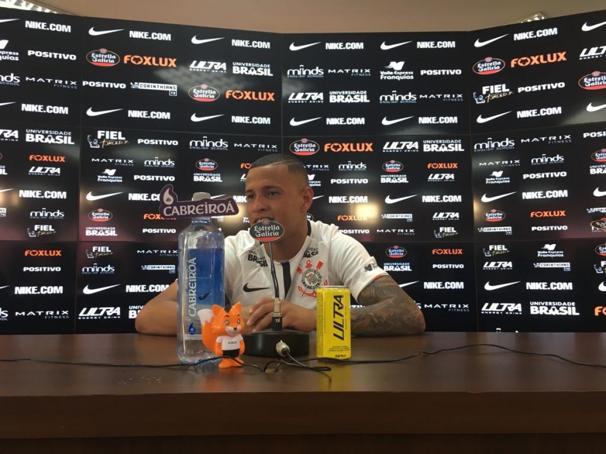 Lateral Sidcley é apresentado como novo reforço do Corinthians para 2018