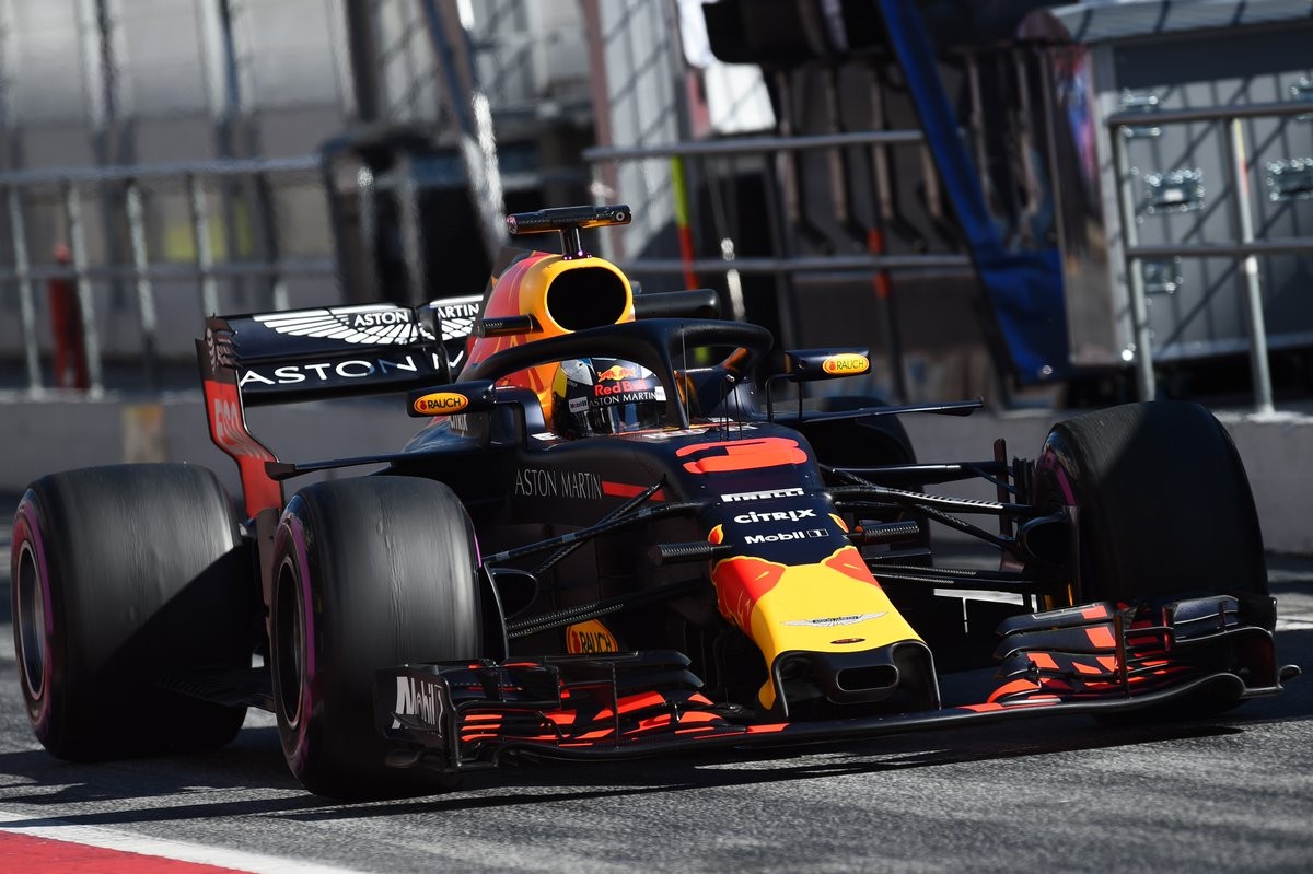 Test Formula 1 - Volano Ricciardo ed Hamilton. Long run per Vettel