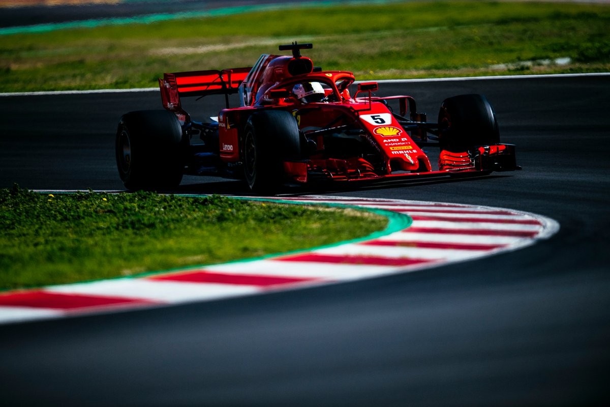Formula 1 - Vettel: "Sono fiducioso. Hamilton? Un rivale in pista, non nella vita"