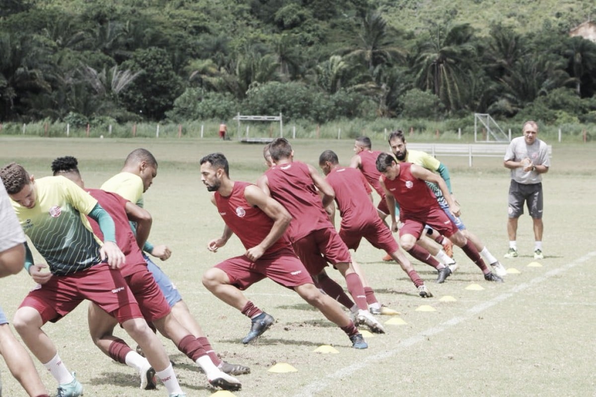Técnico Roberto Fernandes pode utilizar  time reserva diante do Belo Jardim, no Pernambucano