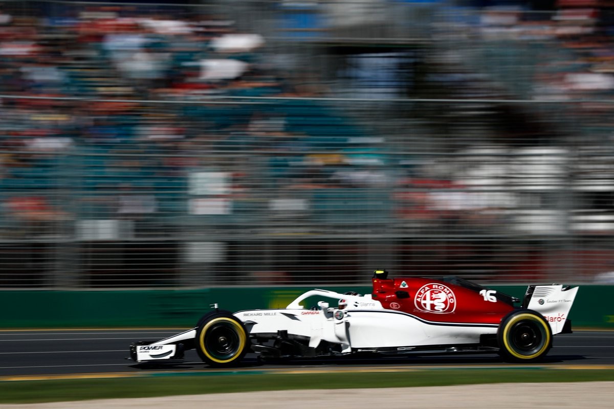 F1, Alfa Romeo-Sauber - Leclerc esordio difficile: "Inizio difficile, ma si impara sempre più"