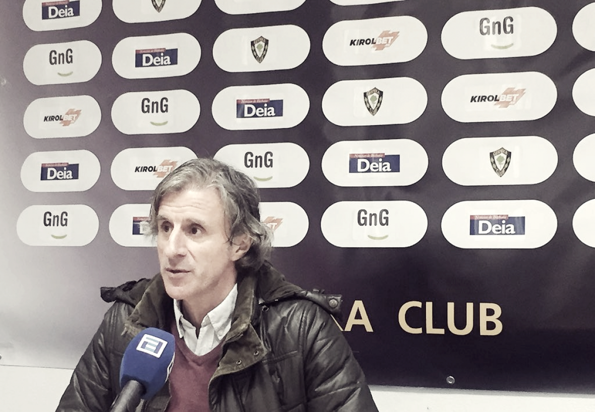Roberto Aguirre: "El árbitro ha condicionado brutalmente el partido"
