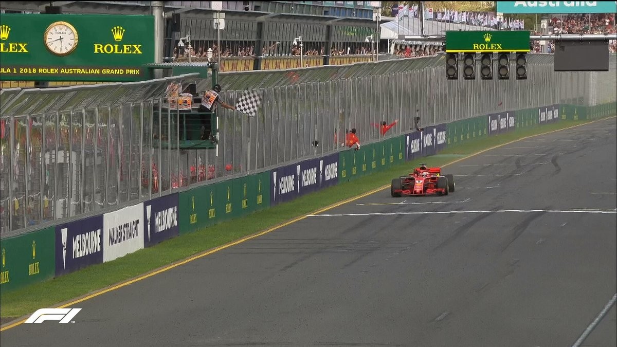 Formula 1 - Lampo rosso in Australia: Vettel batte Hamilton!