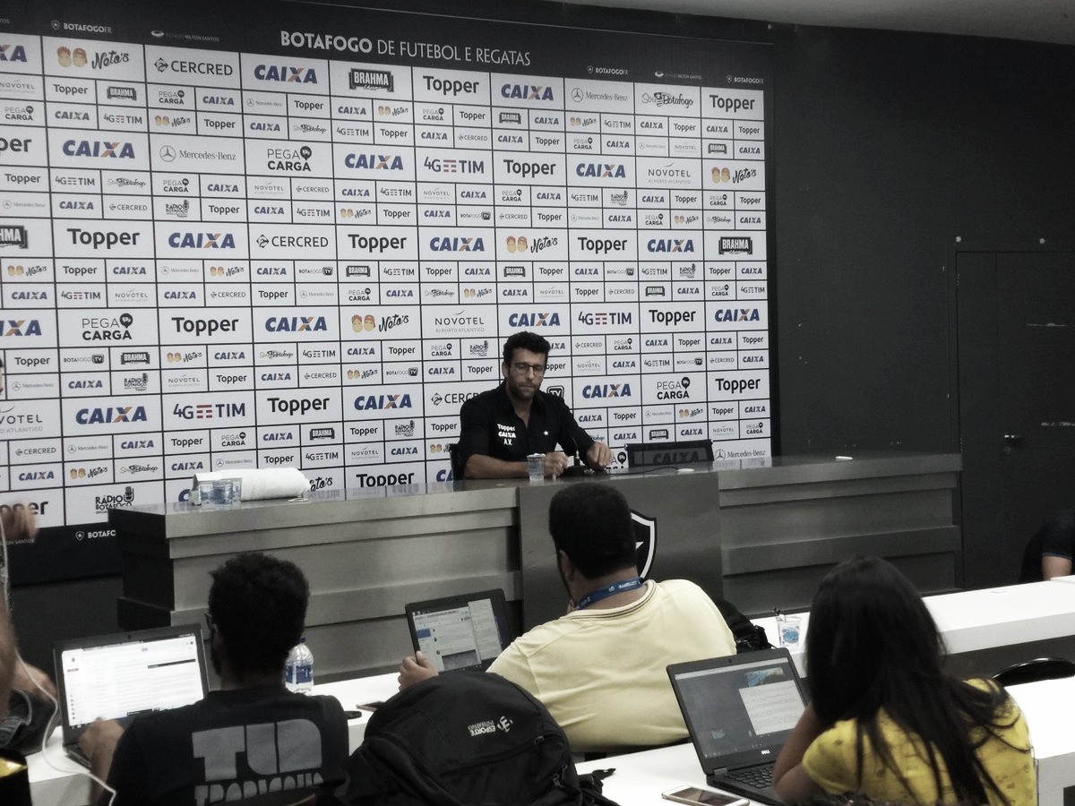 Alberto Valentim afasta polêmica com insatisfação de jogadores substituídos Alberto Valentim afasta polêmica com insatisfação de jogadores substituídos