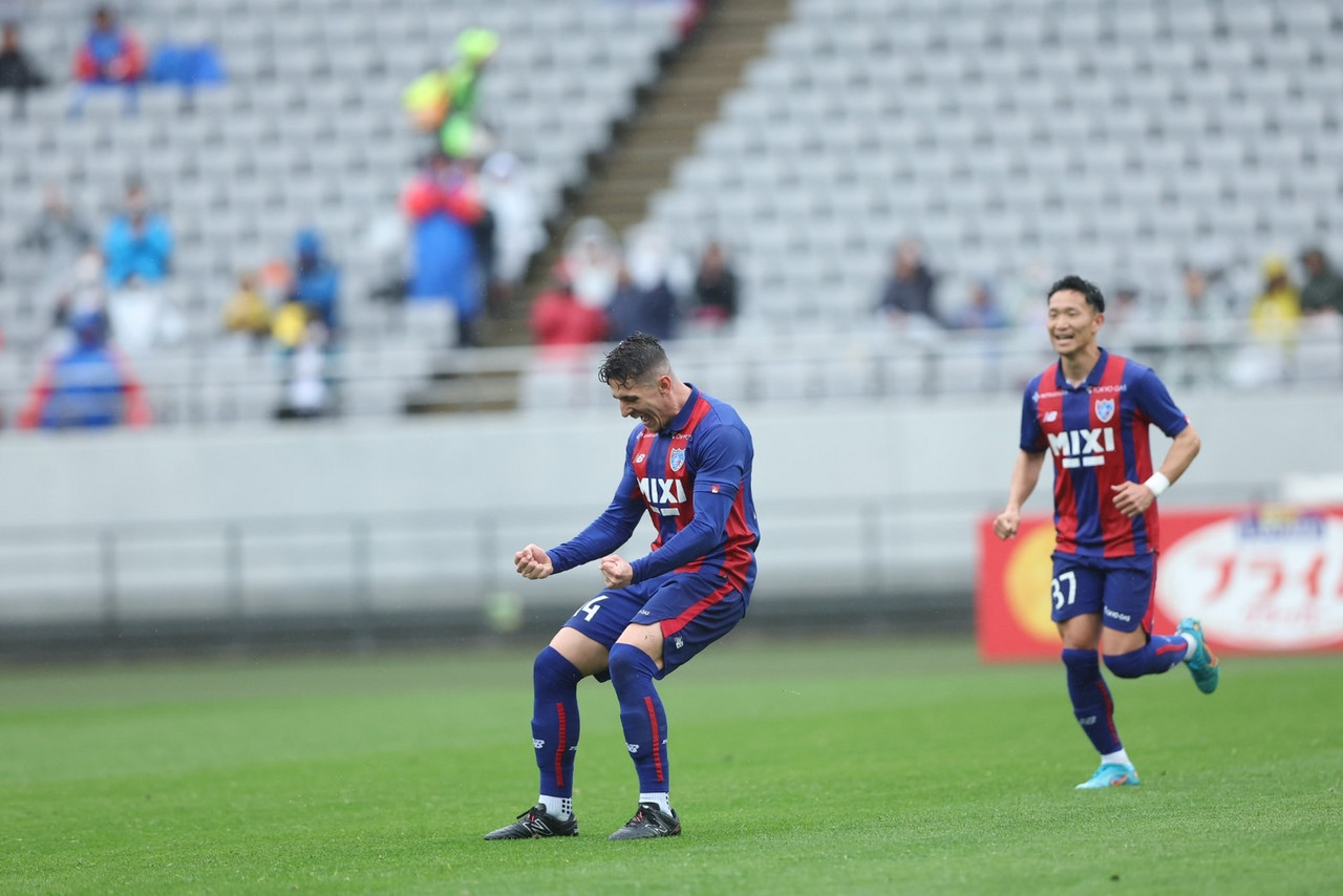 Primeiro gol pelo FC Tokyo e bons números defensivos, Henrique Trevisan valoriza sua largada de temporada no Japão