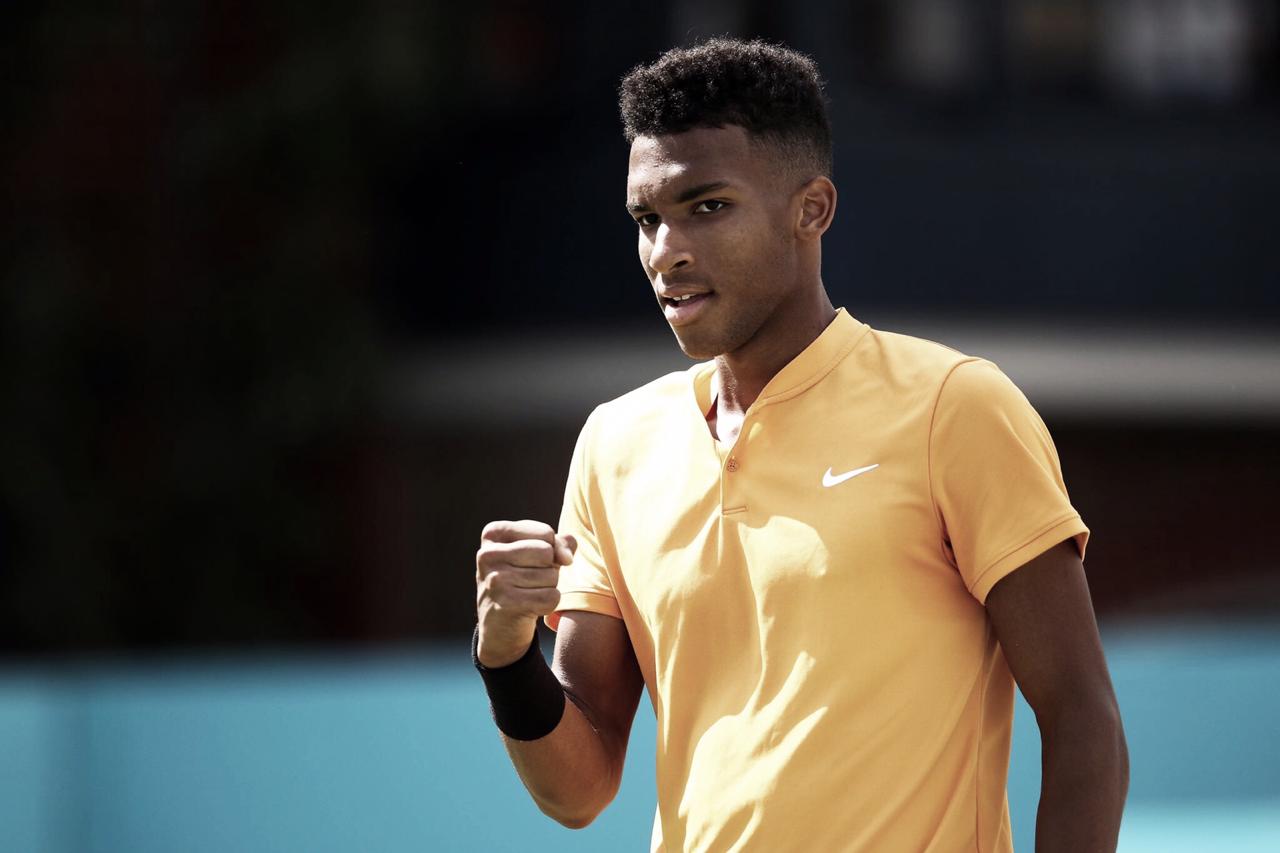 Com grande atuação, Auger-Aliassime vence Tsitsipas e está na semifinal do ATP 500 de Queen’s Com grande atuação, Auger-Aliassime vence Tsitsipas e está na semifinal do ATP 500 de Queen’s