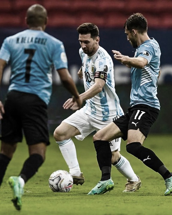 Messi lidera a Argentina en la victoria ante Uruguay (1-0)