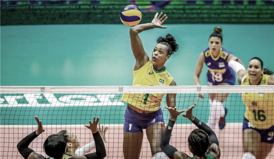 Brasil passeia sobre Camarões na estreia do Pré-Olímpico feminino de vôlei