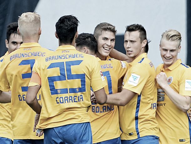 Eintracht Braunschweig 6-0 Karlsruher SC: Six of the best seals successive wins for the Lions