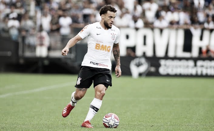 Corinthians vai receber R$ 6,5 milhões por venda de André Luís; saiba detalhes da negociação