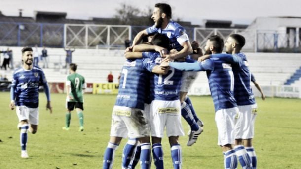 RB Linense - Linares Deportivo: victoria para la tranquilidad