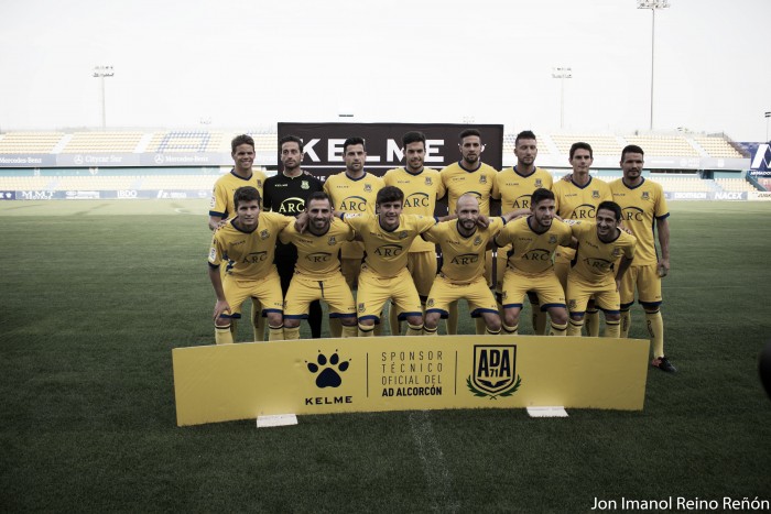 La AD Alcorcón presentó sus camisetas con Kelme y sus 14 nuevos fichajes