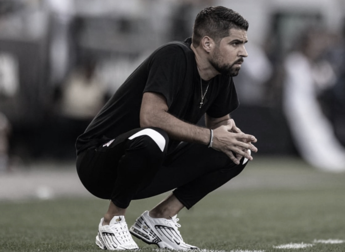 António Oliveira reconhece derrota  e parabeniza jogadores pelo desempenho: "Há dias que poderíamos ficar aqui e dificilmente marcaríamos"