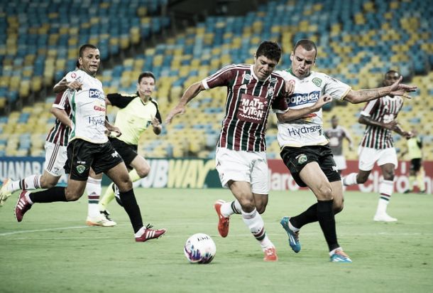 Fluminense pressiona no fim, mas tropeça diante do Tigres e se complica no Carioca