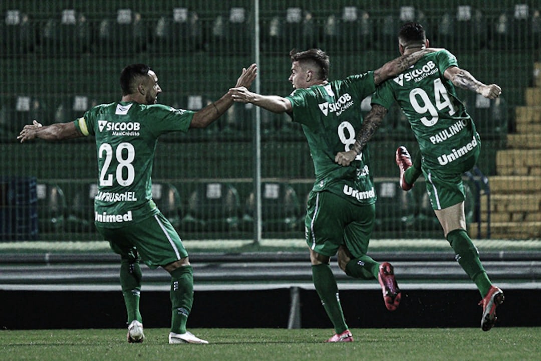 Chapecoense vence Criciúma e sai em vantagem na semifinal do Catarinense Chapecoense vence Criciúma e sai em vantagem na semifinal do Catarinense