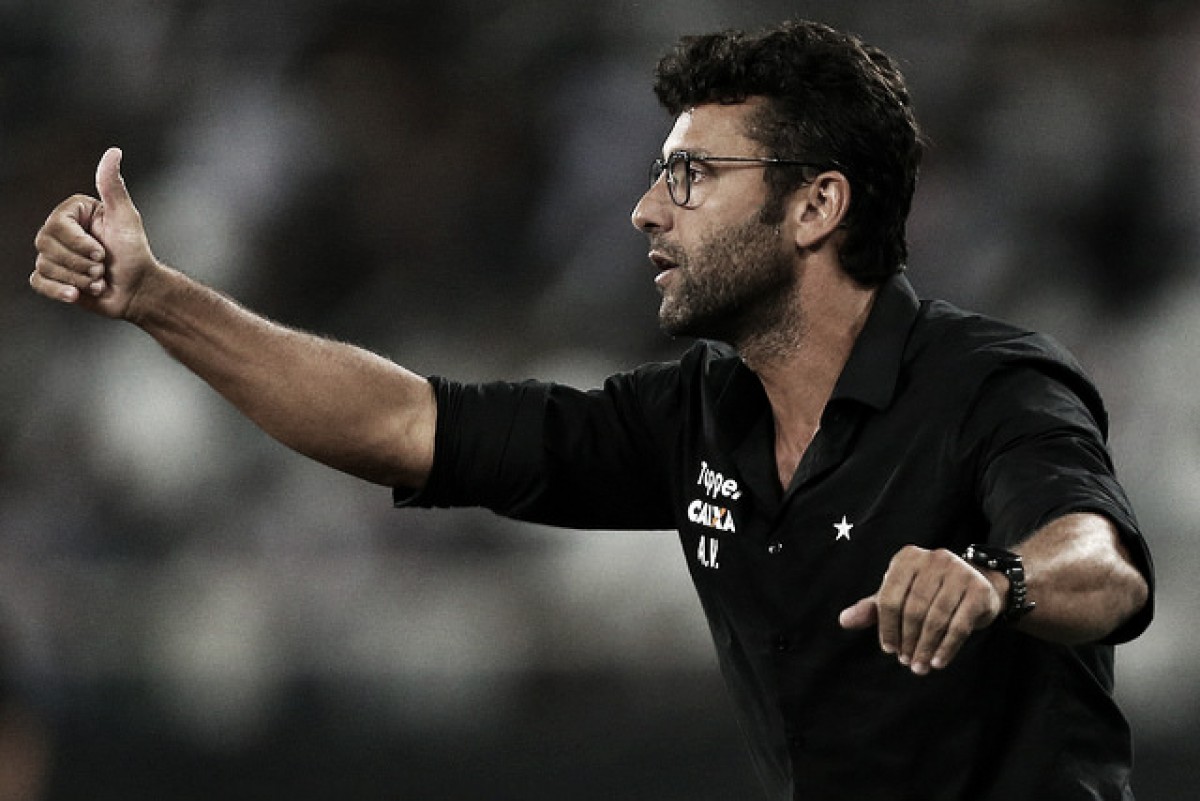Após classificação, Alberto Valentim elogia atuação do Botafogo: "Quase perfeita" Após classificação, Alberto Valentim elogia atuação do Botafogo: "Quase perfeita"