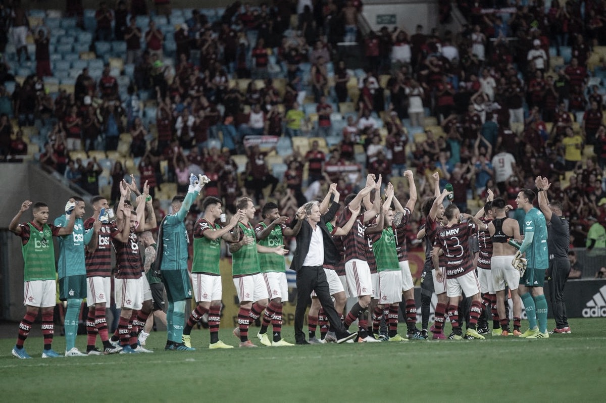 Flamengo abre oito pontos de vantagem na liderança pela primeira vez nos pontos corridos Flamengo abre oito pontos de vantagem na liderança pela primeira vez nos pontos corridos
