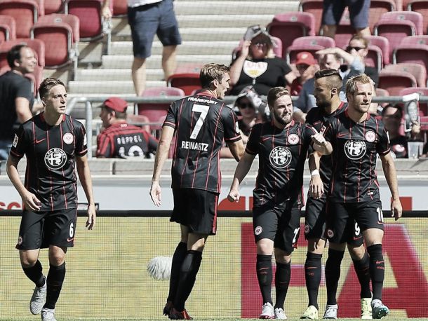 El Eintracht se aprovecha de la fragilidad del Stuttgart