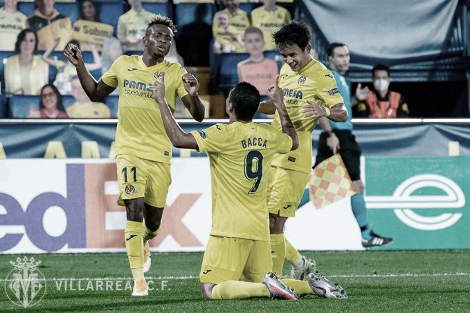 Carlos Bacca: “Tenemos mucha ilusión de hacer cosas grandes
en esta competición” Carlos Bacca: “Tenemos mucha ilusión de hacer cosas grandes
en esta competición”