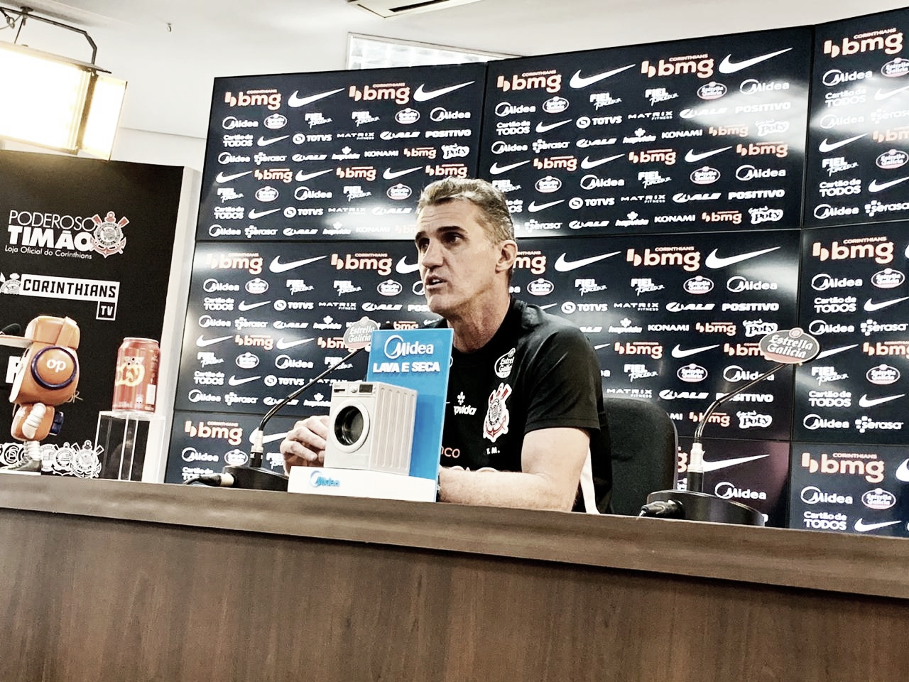 Vagner Mancini lamenta goleada sofrida pelo Corinthians e diz que faltou 'leitura de jogo'