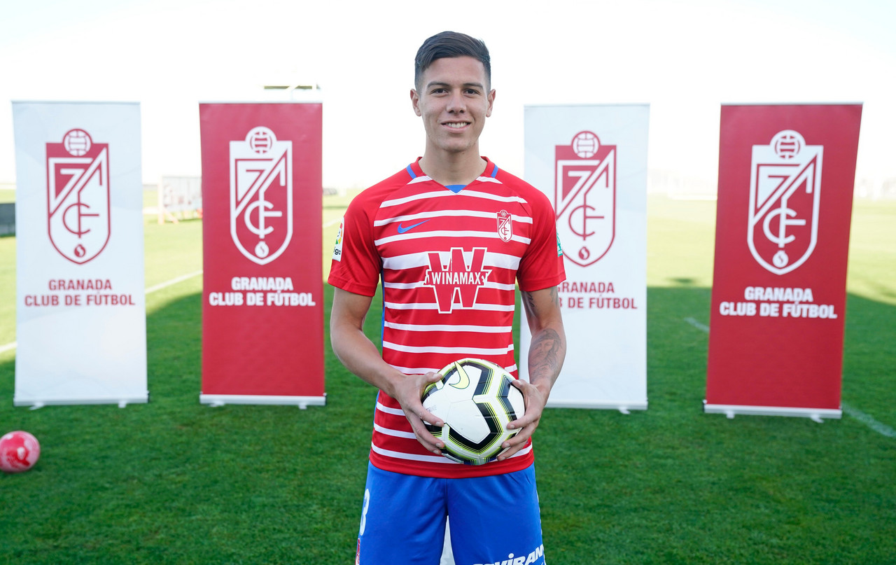 Nehuén Pérez completa su primer entrenamiento con el Granada CF