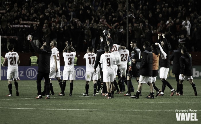 El Sevilla asusta y dinamita la liga