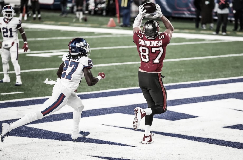 Com lance polêmico no final, Buccaneers vencem Giants no Monday
Night Football Com lance polêmico no final, Buccaneers vencem Giants no Monday
Night Football